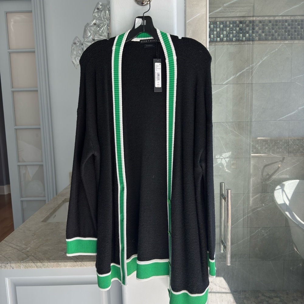 ALICE + OLIVIA BARRY OVERSIZED V-NECK CARDIGAN - Picture 5 of 10